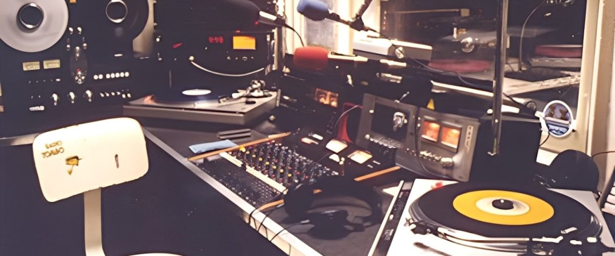 Radio1 1 1200x500