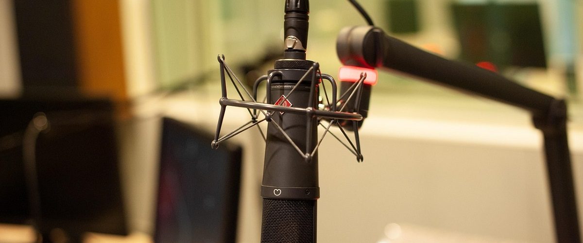 Microphone 4320921 1280 1200x500