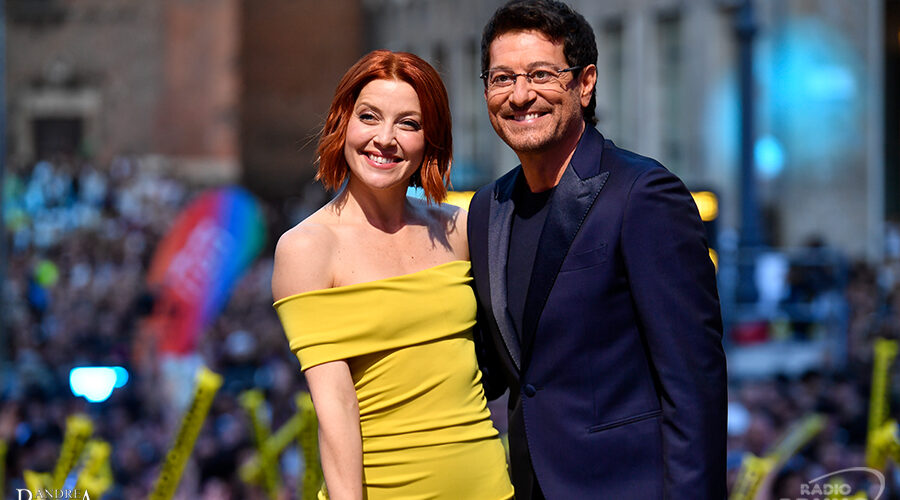 Enrico Papi e Noemi 900x500