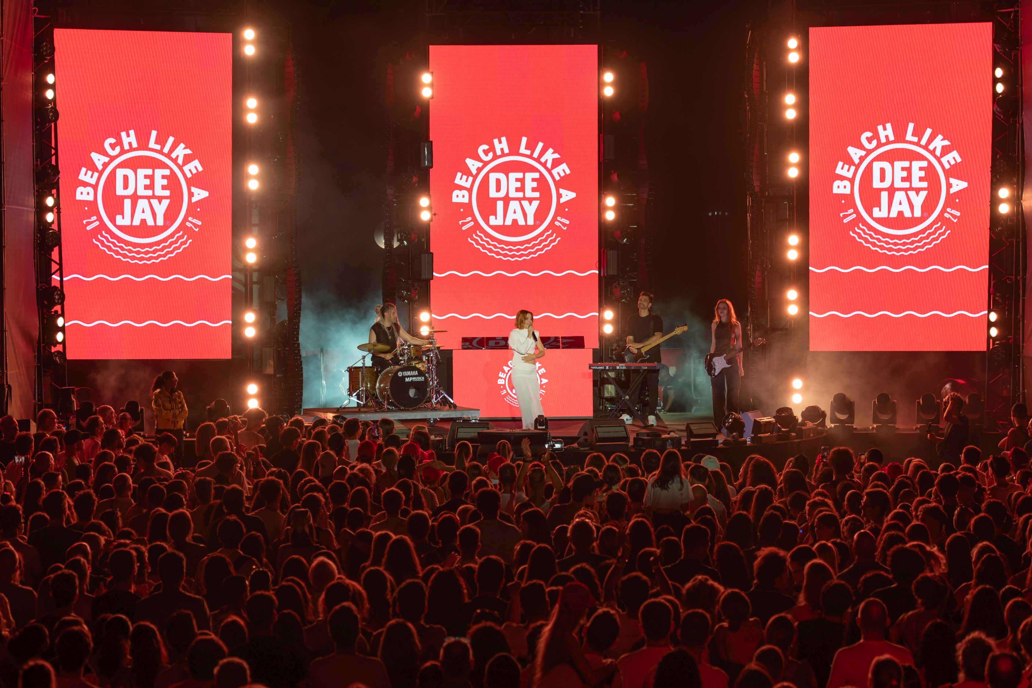 Beach Like a Deejay chiude con numeri da record: 300mila presenze per il tour estivo di Radio Deejay