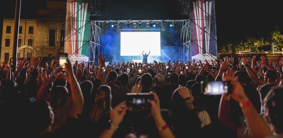 Francesca Michielin e Malika Ayane protagoniste delle Summer Nights al Mantova Village con Radio Number One
