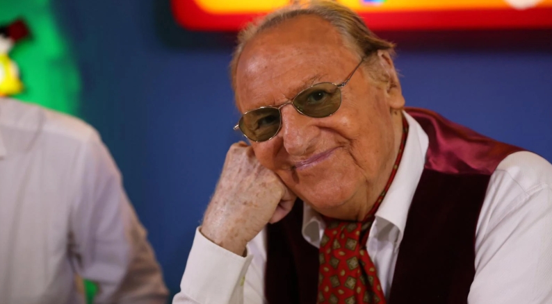 Rai Storia: Renzo Arbore protagonista con «Cari amici vicini e lontani» e «Quelli della notte»