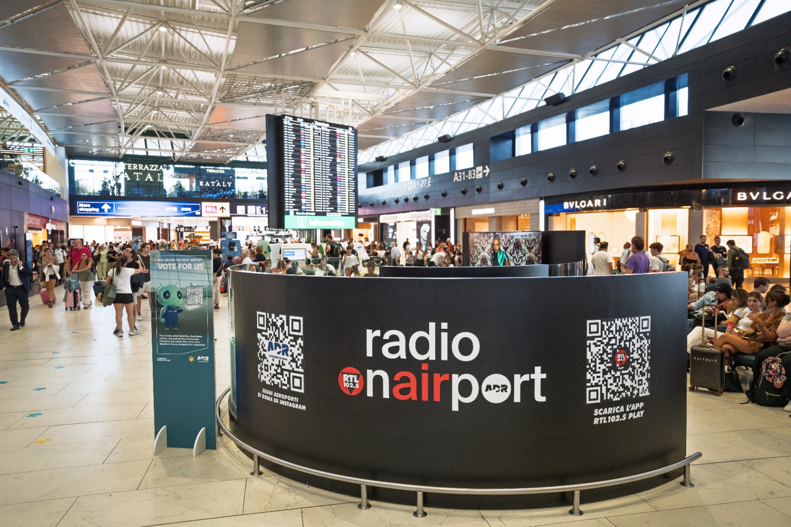 RTL 102.5 e Radio Zeta tornano in diretta da Fiumicino: quattro ore al giorno tra musica, storie e viaggi