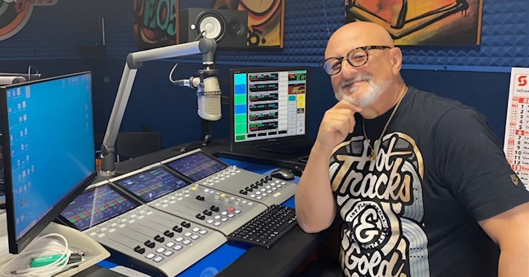 Max Pagani torna "on air": è la nuova voce delle notti del weekend di Radio Azzurra FM